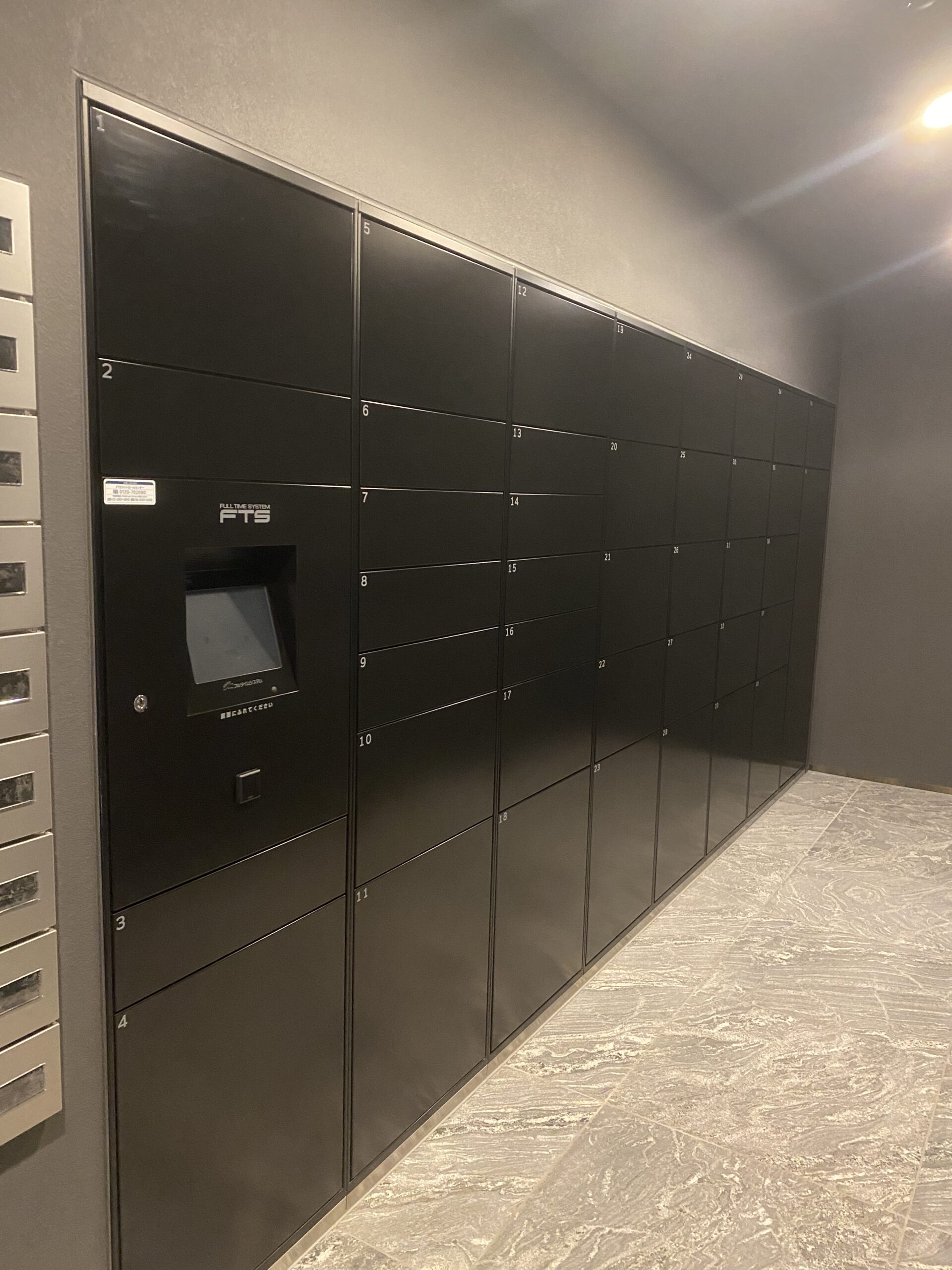 宅配ボックスの画像