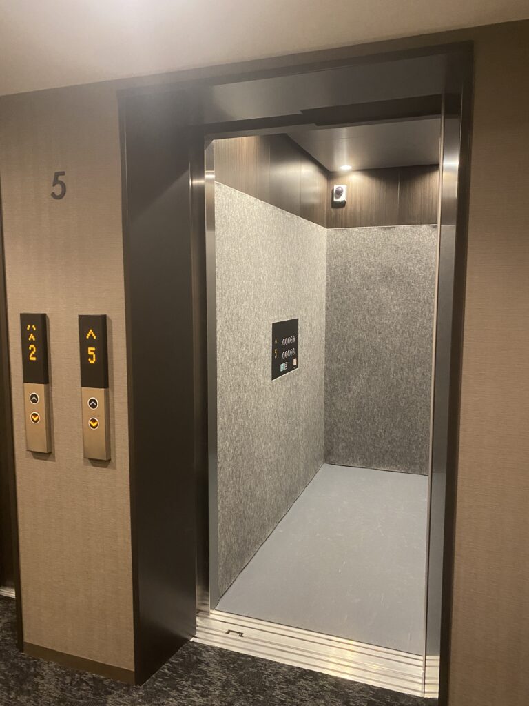 エレベーターの画像